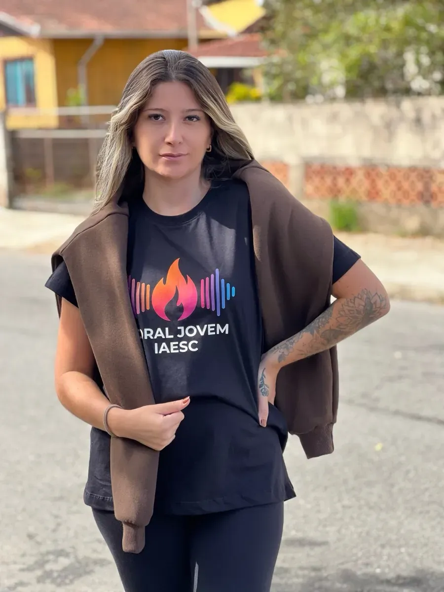 Camiseta preta estampada Coral Jovem IAESC